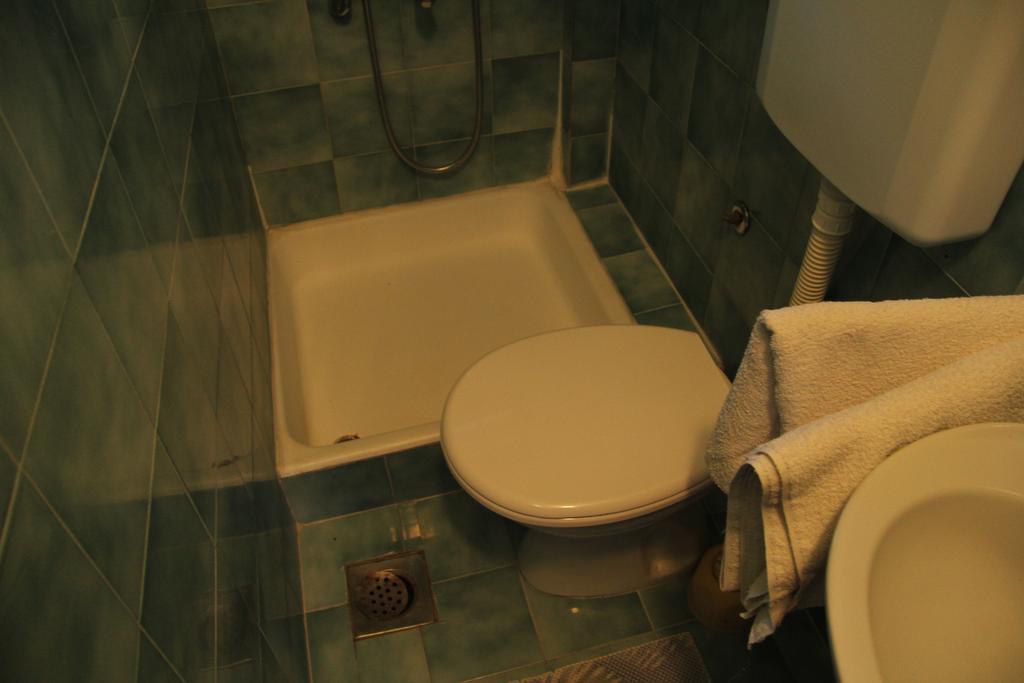 Novalja Guesthouse Economy Rooms Екстер'єр фото