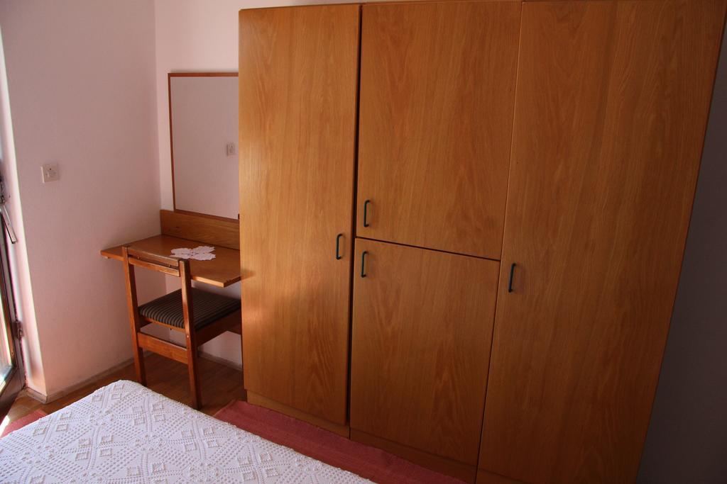Novalja Guesthouse Economy Rooms Екстер'єр фото