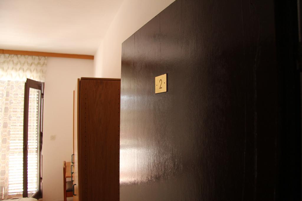 Novalja Guesthouse Economy Rooms Екстер'єр фото